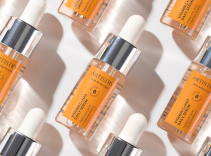 Artistry daily serum skin nutrition with Vitamin C and hyaluronic acid.